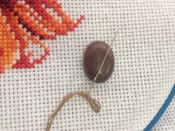 а19003-5 Магнит для игл (Кабошон из кварца (клубничный) , 15*20*7мм)